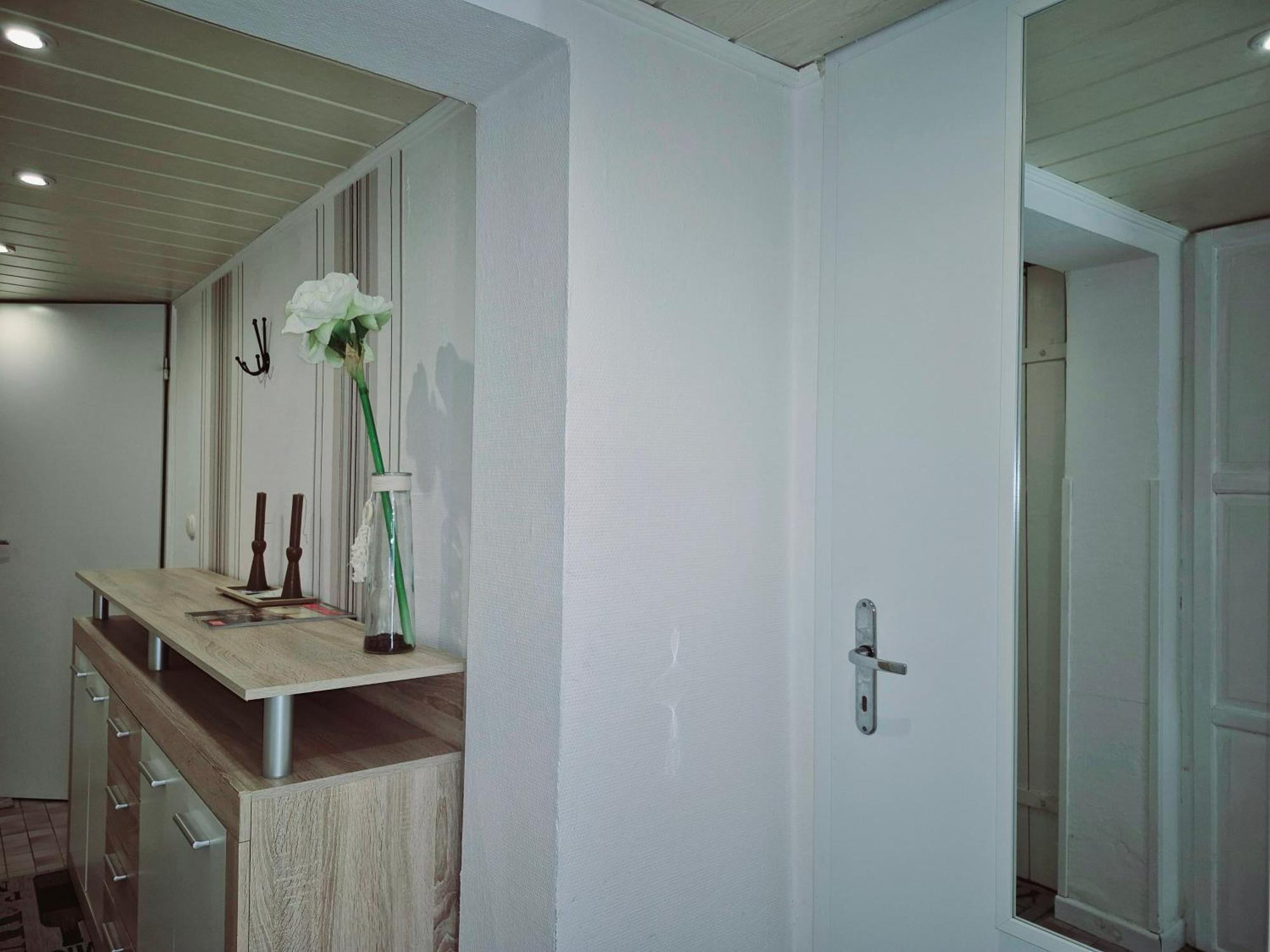 Untergeschoss, Kaelder, Basement In Ruhiger Wohngegend Apartment