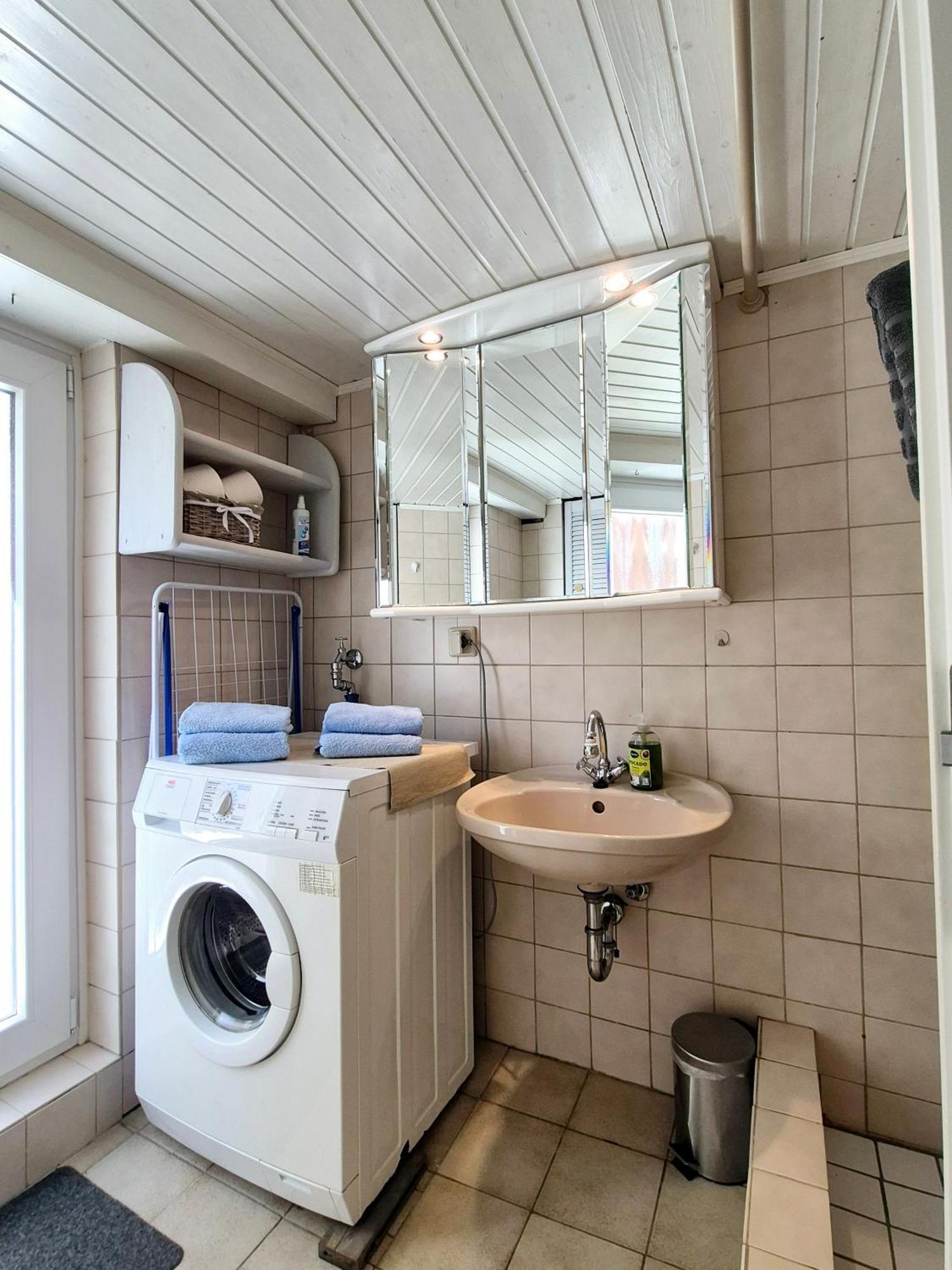 Untergeschoss, Kaelder, Basement In Ruhiger Wohngegend